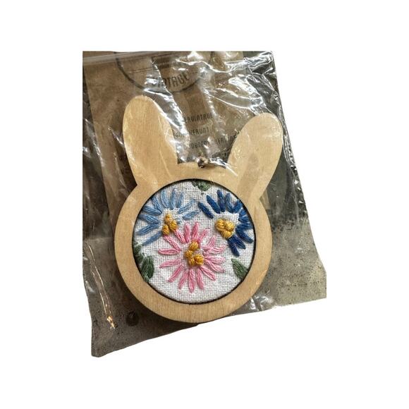 Large Bunny Rabbit Handmade Embroidered Loom Pendants from Vintage Handkerchiefs - Picture 3 of 7